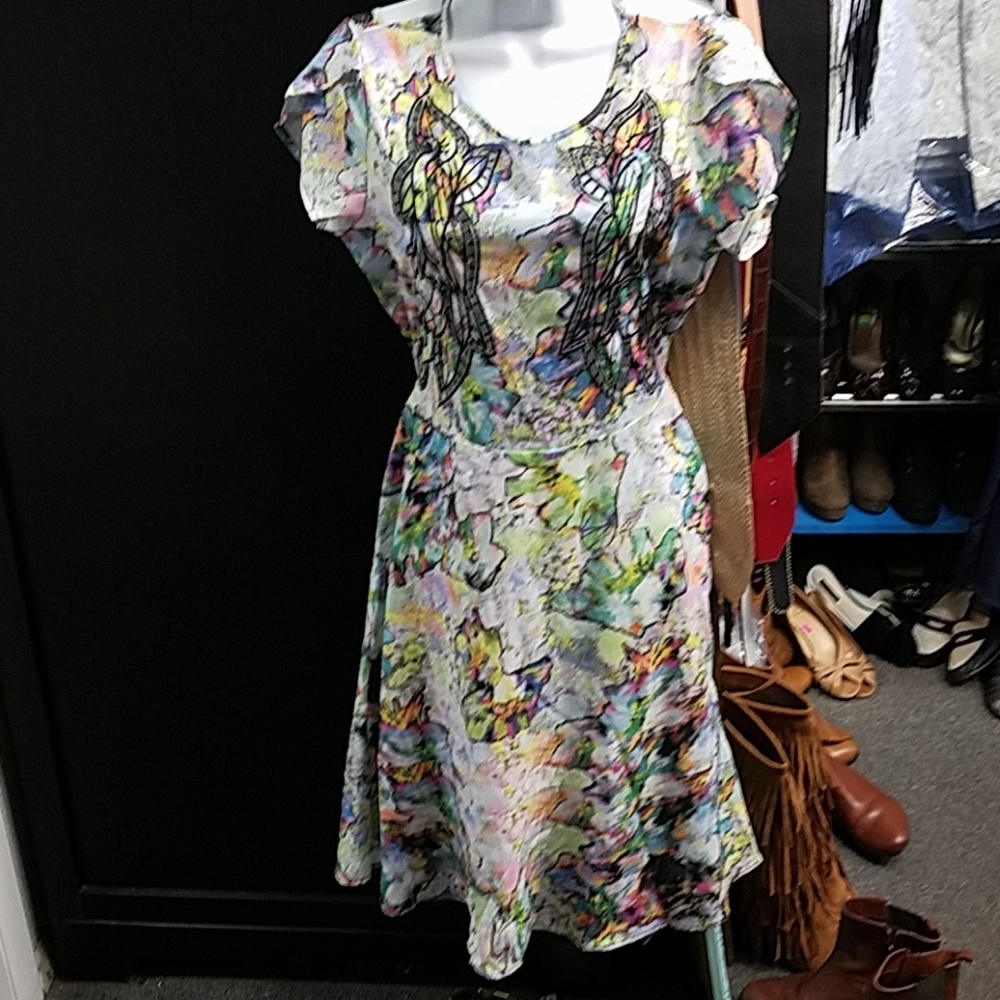 Lulumari ColorSpash Dress - Picture 2 of 8